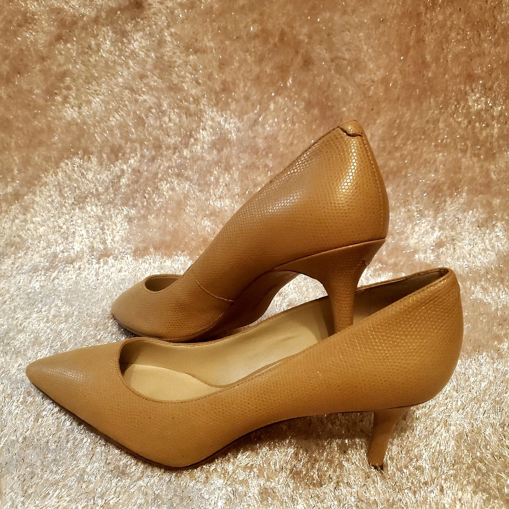 Tan Pumps - Picture 2 of 3